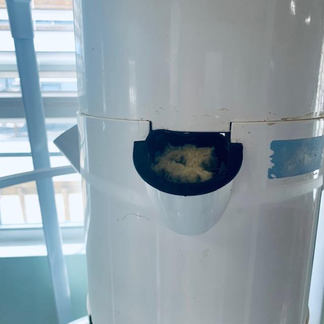 The grow basket snaps into the grow tower. Ours has 28 baskets in total with 7 rows. Each row has 4 baskets to grow seeds. The grow basket snaps into the grow tower. Ours has 28 baskets in total with 7 rows. Each row has 4 baskets to grow seeds.