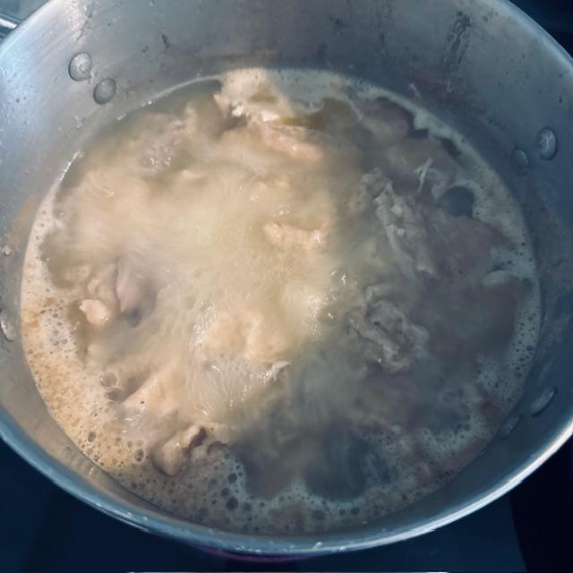 The broth is golden and it came out so delicious.