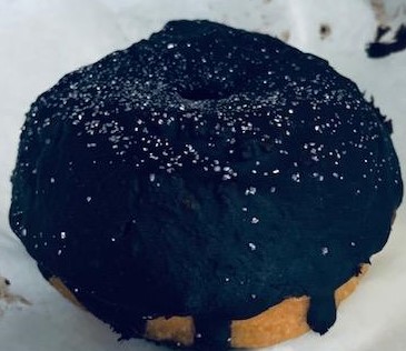 Isn't this chocolate donut so pretty? Laura did a great job!