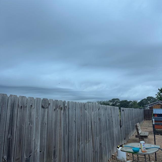 Clouds from this morning when I was feeding the chickens looked cool.
