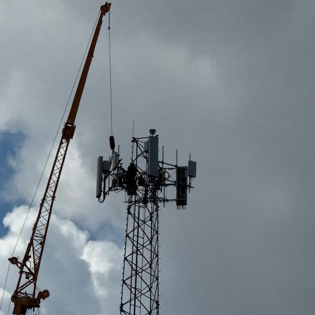 They finally have some stuff up on top of the tower so maybe they have actually turned the tower on!