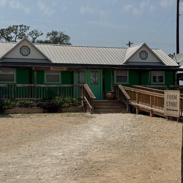 Our Farm Store will be open Thursdays and Fridays from 9am to 6pm and on Saturdays from 10am to 4pm. We are closed the rest of the week working on orders.