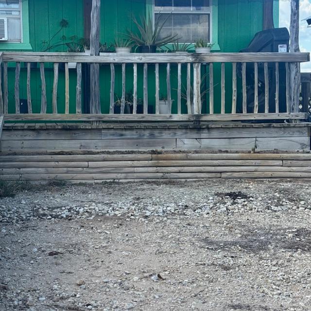 The right hand bed is not seen much since we put in the unsightly ramp that no one uses. I really think it is about control. Everyone flips out if you don't have one.