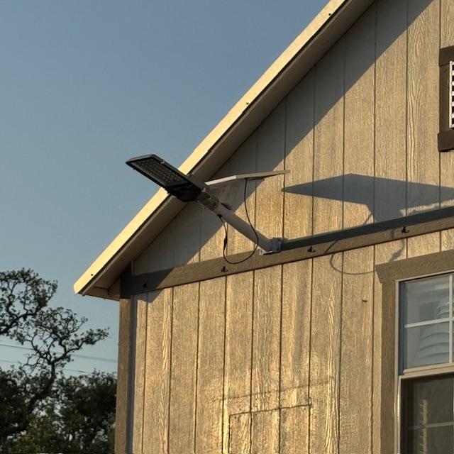 This is the new solar light for our gate. Funny we've lived here for almost six years now and never had a light.