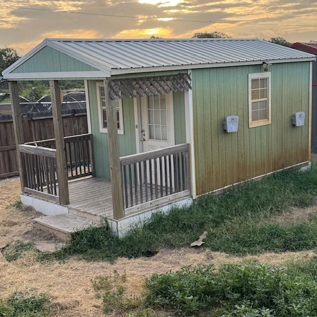 The shed shack where we spent an amazing 3.5 weeks in the heat of August & September while we waited for Palm Harbor to put our home together.
