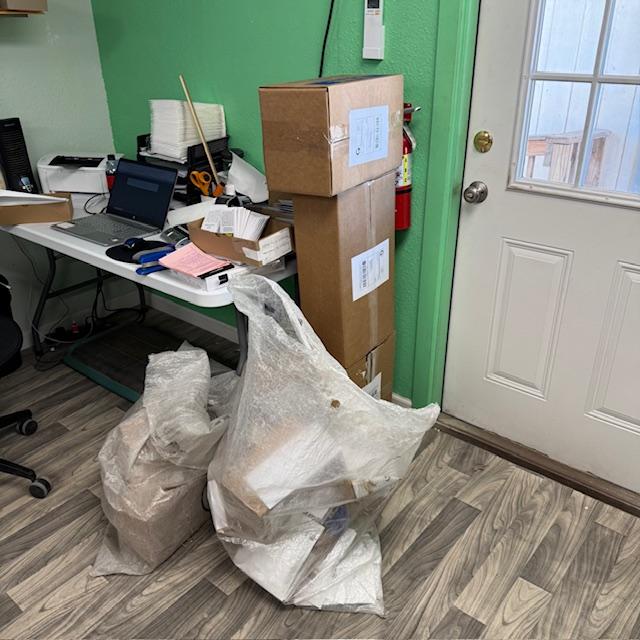 By the time the mailman got here today, there was more but his SUV is only so big...Yes, the big boxes are orders. By the time the mailman got here today, there was more but his SUV is only so big...Yes, the big boxes are orders.