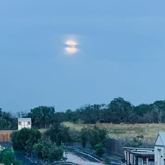 The moon rose quickly tonight. I love how gorgeous our skies can be.