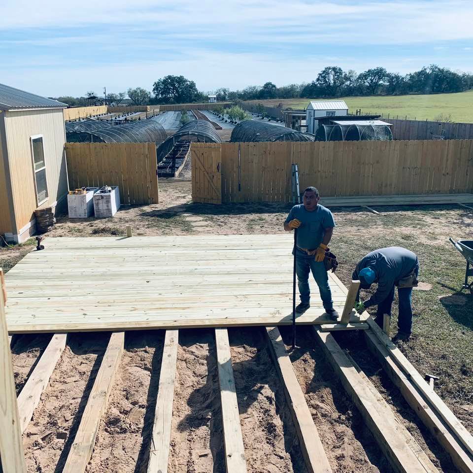 Nacho and his helper have been working on this since yesterday, covering the sand with wood and then foam will go on top, under the new pool. Nacho and his helper have been working on this since yesterday, covering the sand with wood and then foam will go on top, under the new pool.