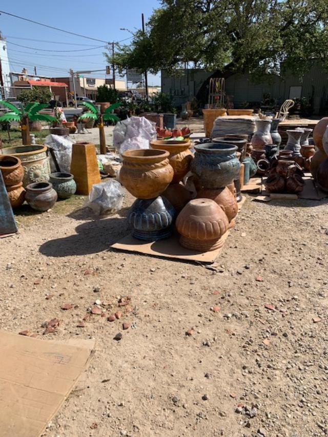 This is South Bound Pottery in Lytle, TX. Victoria was so helpful. They have many beautiful items, all from Guadalajara, Mexico.