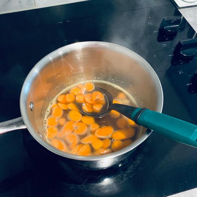 The carrots are starting to simmer.