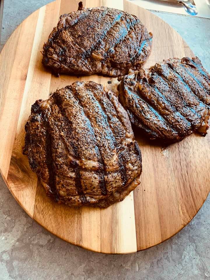 Look at these delicious grilled steaks. They were perfect with lots of pink inside. Gordon Ramsay would be proud!