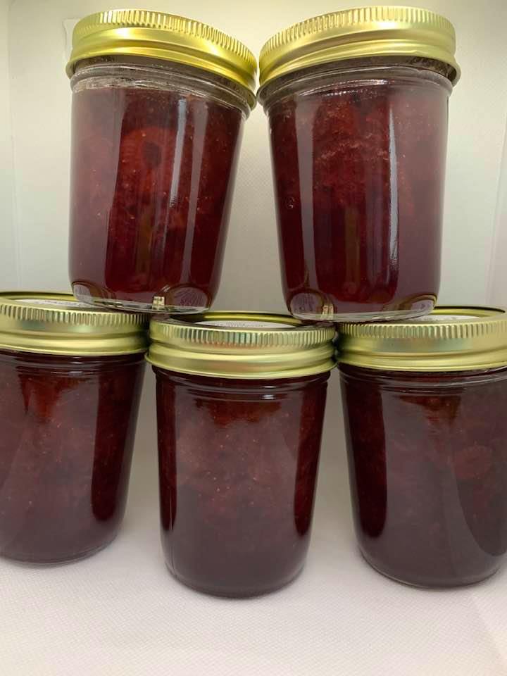 Strawberry preserves that I made are so tasty.