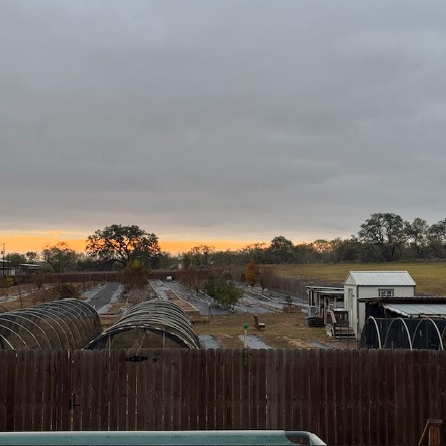 No fog this morning at all. It is humid out and 70°. It stayed warm through the night.