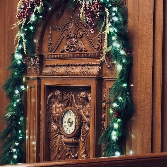 The clock on the Grand Staircase of Titanic