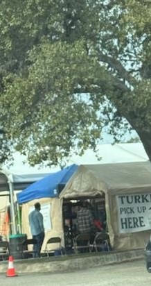 The deep fryers were in tents in the parking lot of the Shrine Auditorium. Deep frying experts were cooking turkeys all day long. Hundreds of people were there while we were there.